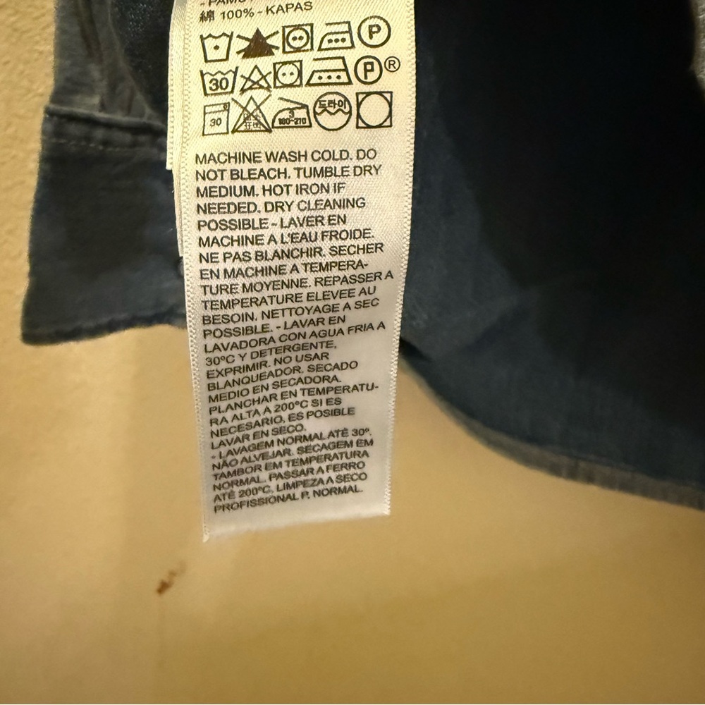 Levi's women’s Two-Tone Denim Shirt - Picture 7 of 14